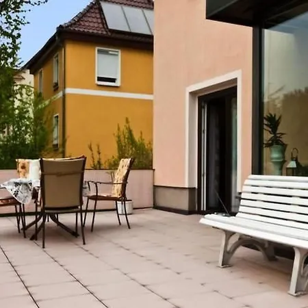 Апартаменты Apartment Mit Terrasse By Interhome Цвиккау